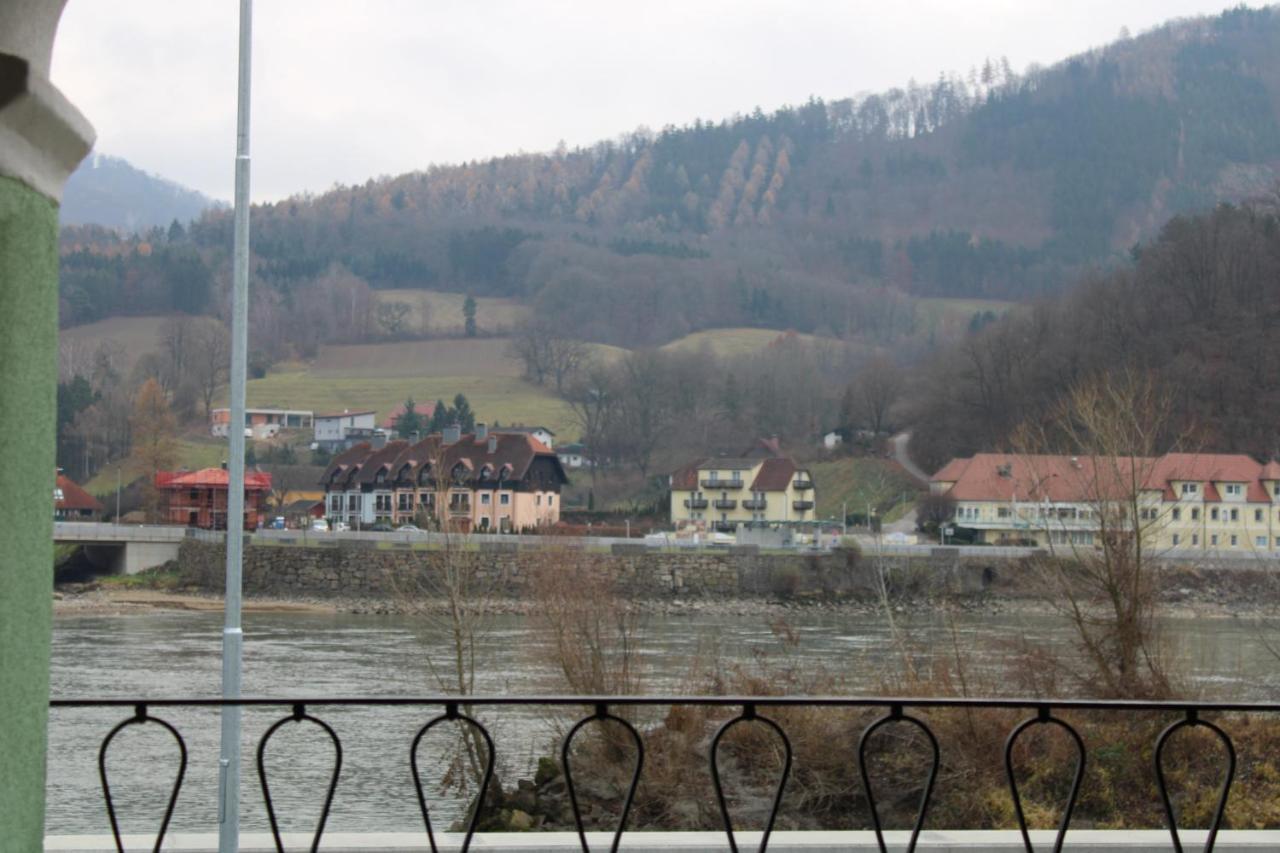 Haus-Donau In Der Wachau Aggsbach Exterior foto