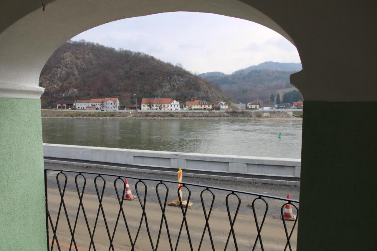 Haus-Donau In Der Wachau Aggsbach Exterior foto